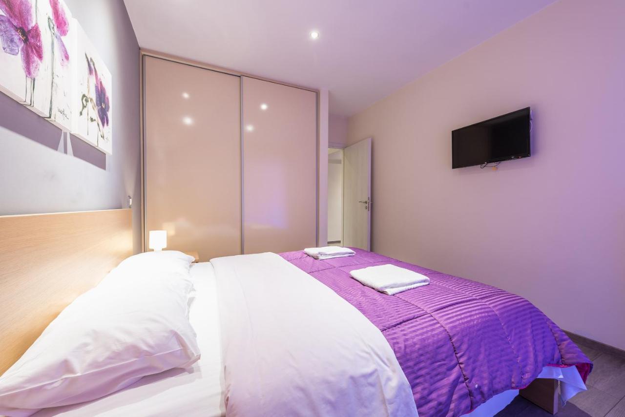 An Impressive 2 Bdr Apt In Glyfada เอเธนส์ ภายนอก รูปภาพ
